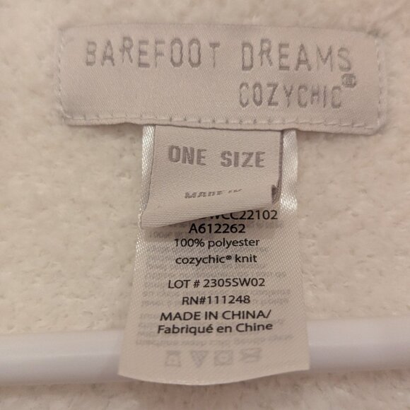 Barefoot Dreams CozyChic Blanket Wrap Comfort Poncho Pearl Cream Women's OS - Picture 3 of 5